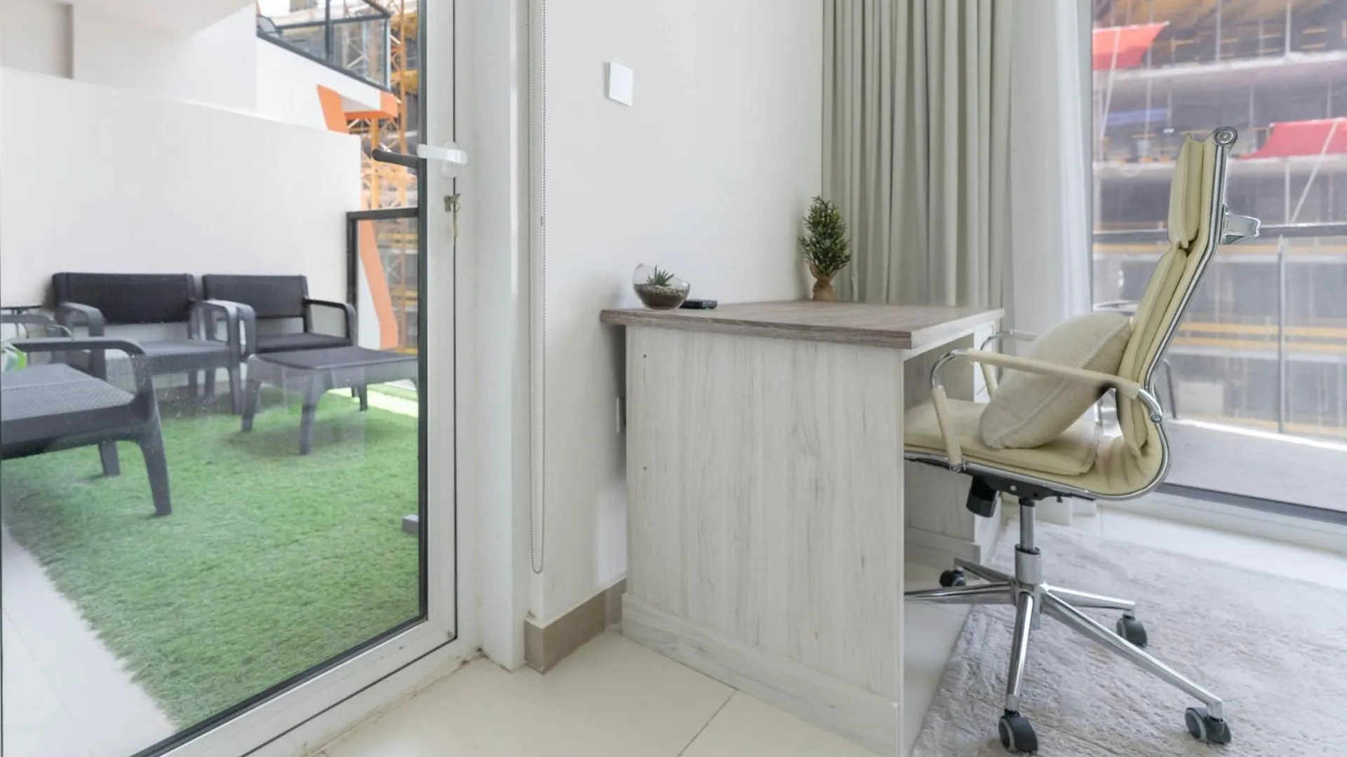 Fam Living 1Br Stay Binghatti Gateway, Al Jaddaf Dubai 0*,  Forenede Arabiske Emirater