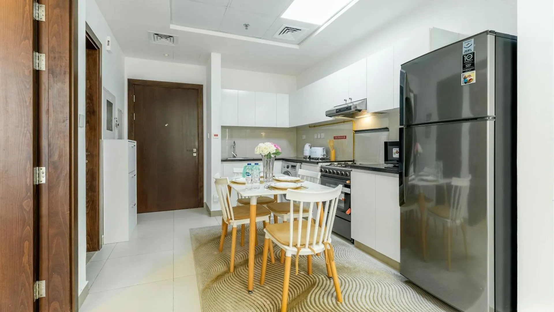 Lejlighed Fam Living 1Br Stay Binghatti Gateway, Al Jaddaf Dubai