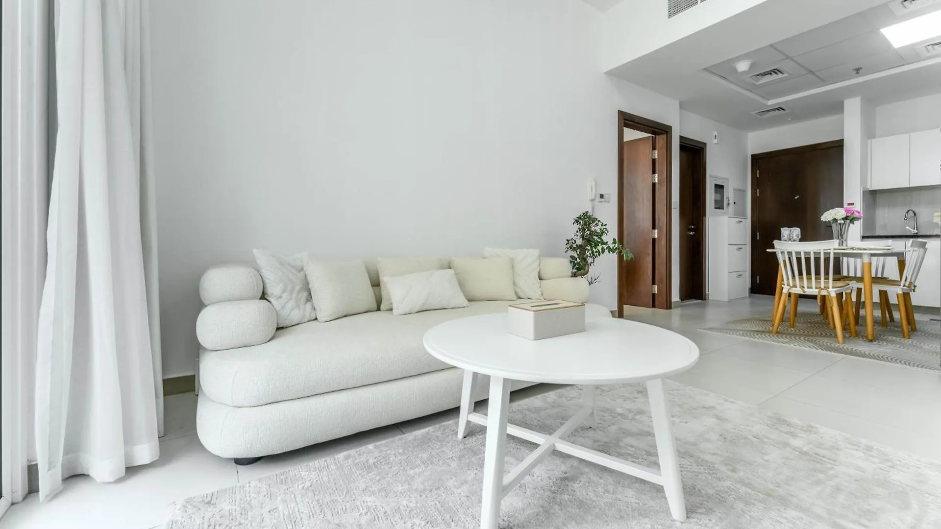 Fam Living 1Br Stay Binghatti Gateway, Al Jaddaf Dubai 0*,  United Arab Emirates